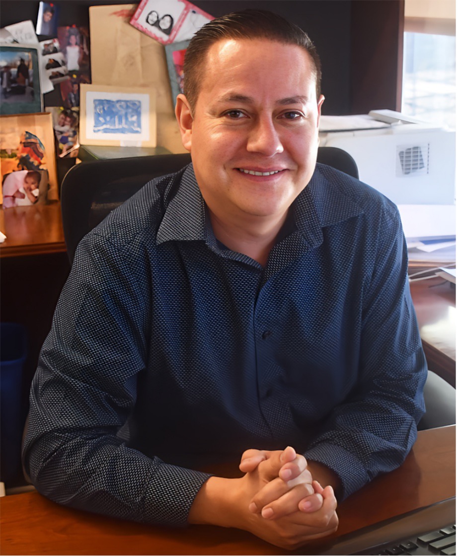 Dr. Magdaleno Manzanarez